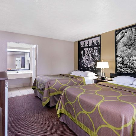 ซูเปอร์ 8 บาย วินด์แฮม โลคัส โกรฟ Motel โลคัสท์โกรฟ ภายนอก รูปภาพ