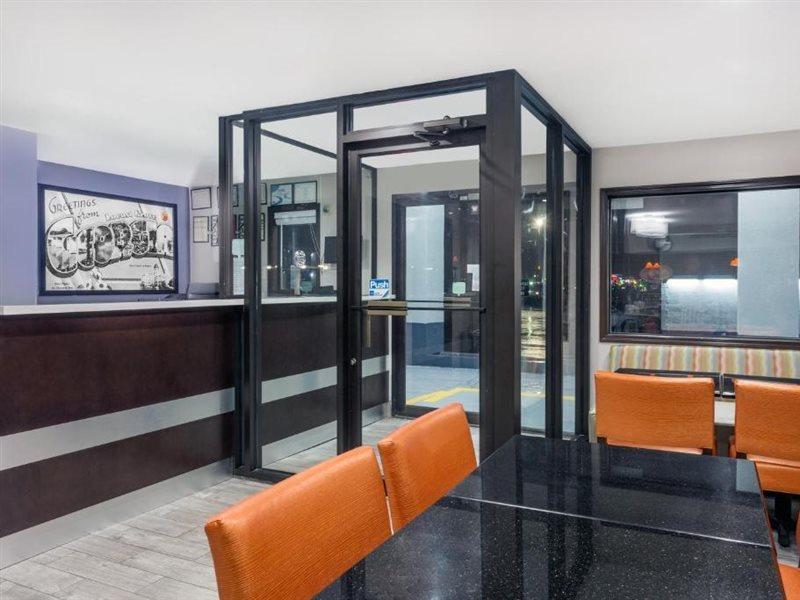 ซูเปอร์ 8 บาย วินด์แฮม โลคัส โกรฟ Motel โลคัสท์โกรฟ ภายนอก รูปภาพ