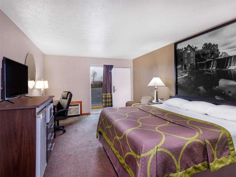 ซูเปอร์ 8 บาย วินด์แฮม โลคัส โกรฟ Motel โลคัสท์โกรฟ ภายนอก รูปภาพ