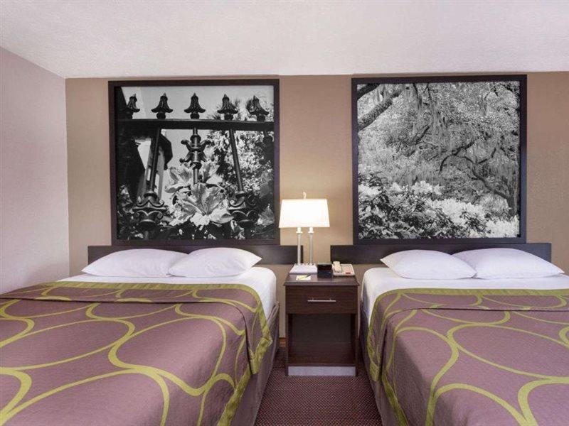 ซูเปอร์ 8 บาย วินด์แฮม โลคัส โกรฟ Motel โลคัสท์โกรฟ ภายนอก รูปภาพ