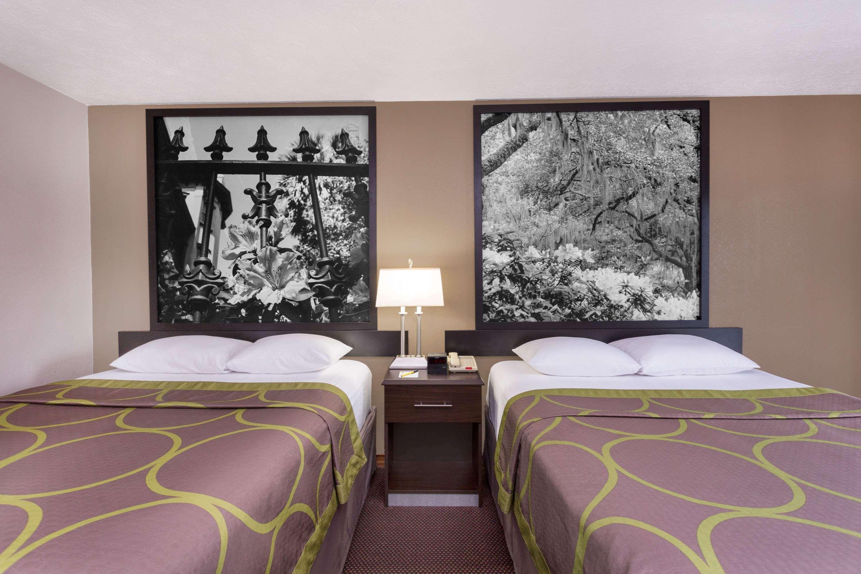 ซูเปอร์ 8 บาย วินด์แฮม โลคัส โกรฟ Motel โลคัสท์โกรฟ ภายนอก รูปภาพ