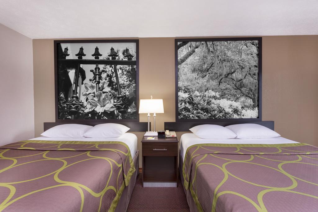ซูเปอร์ 8 บาย วินด์แฮม โลคัส โกรฟ Motel โลคัสท์โกรฟ ภายนอก รูปภาพ