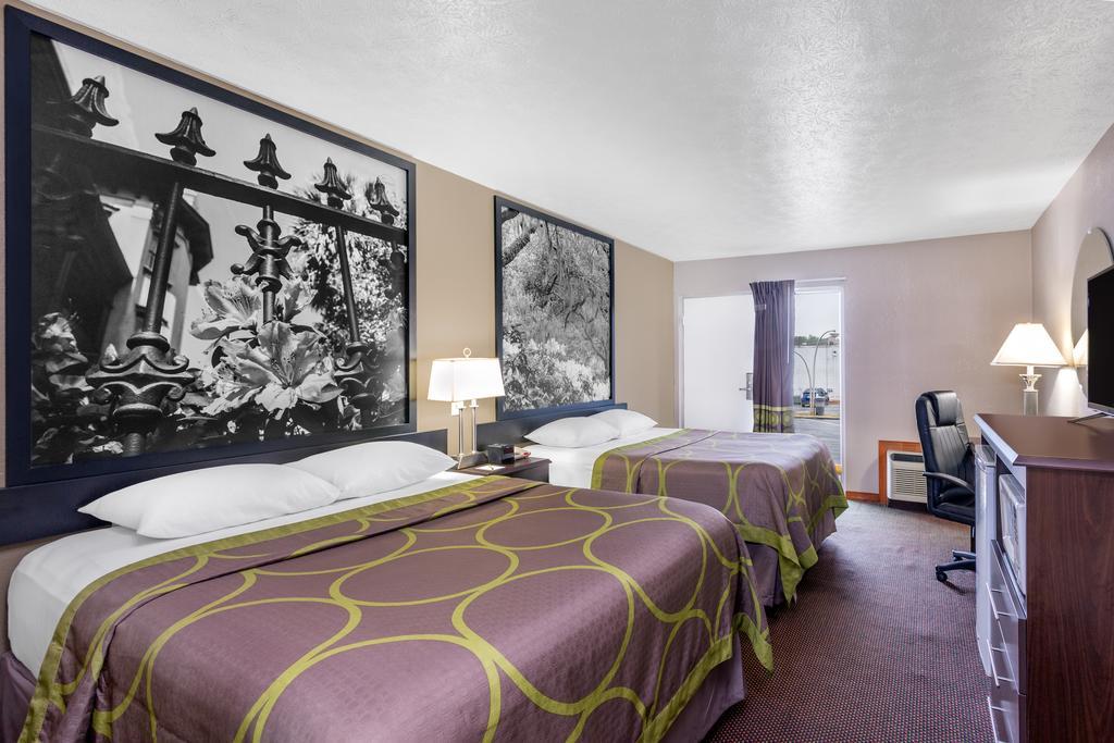 ซูเปอร์ 8 บาย วินด์แฮม โลคัส โกรฟ Motel โลคัสท์โกรฟ ภายนอก รูปภาพ