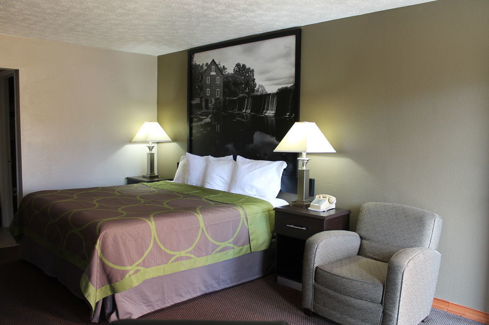 ซูเปอร์ 8 บาย วินด์แฮม โลคัส โกรฟ Motel โลคัสท์โกรฟ ภายนอก รูปภาพ