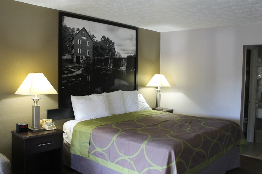 ซูเปอร์ 8 บาย วินด์แฮม โลคัส โกรฟ Motel โลคัสท์โกรฟ ภายนอก รูปภาพ