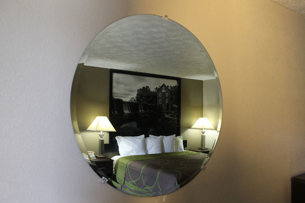 ซูเปอร์ 8 บาย วินด์แฮม โลคัส โกรฟ Motel โลคัสท์โกรฟ ภายนอก รูปภาพ