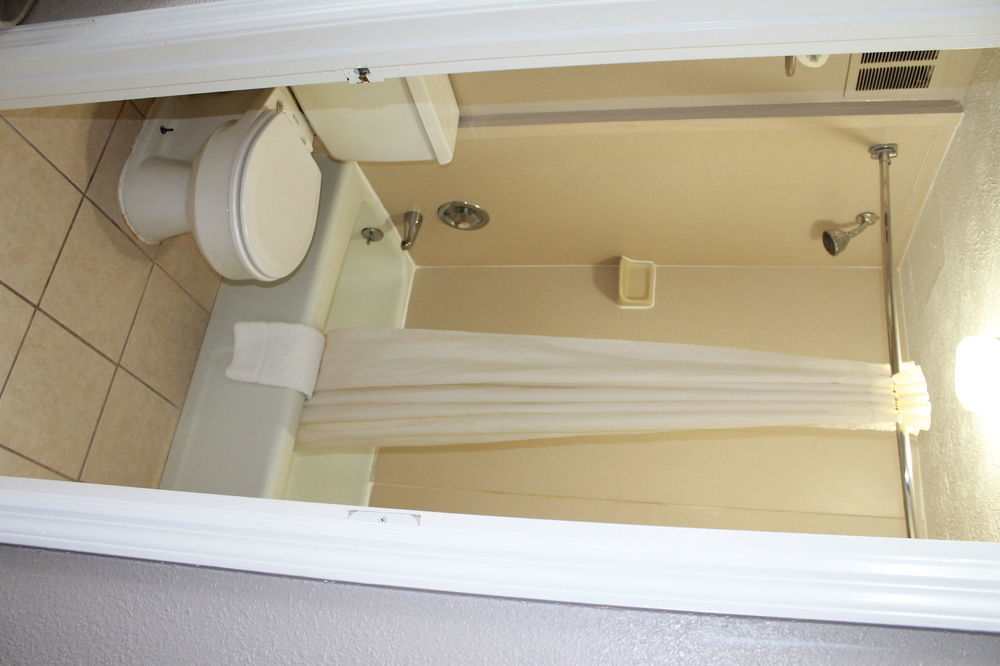 ซูเปอร์ 8 บาย วินด์แฮม โลคัส โกรฟ Motel โลคัสท์โกรฟ ภายนอก รูปภาพ