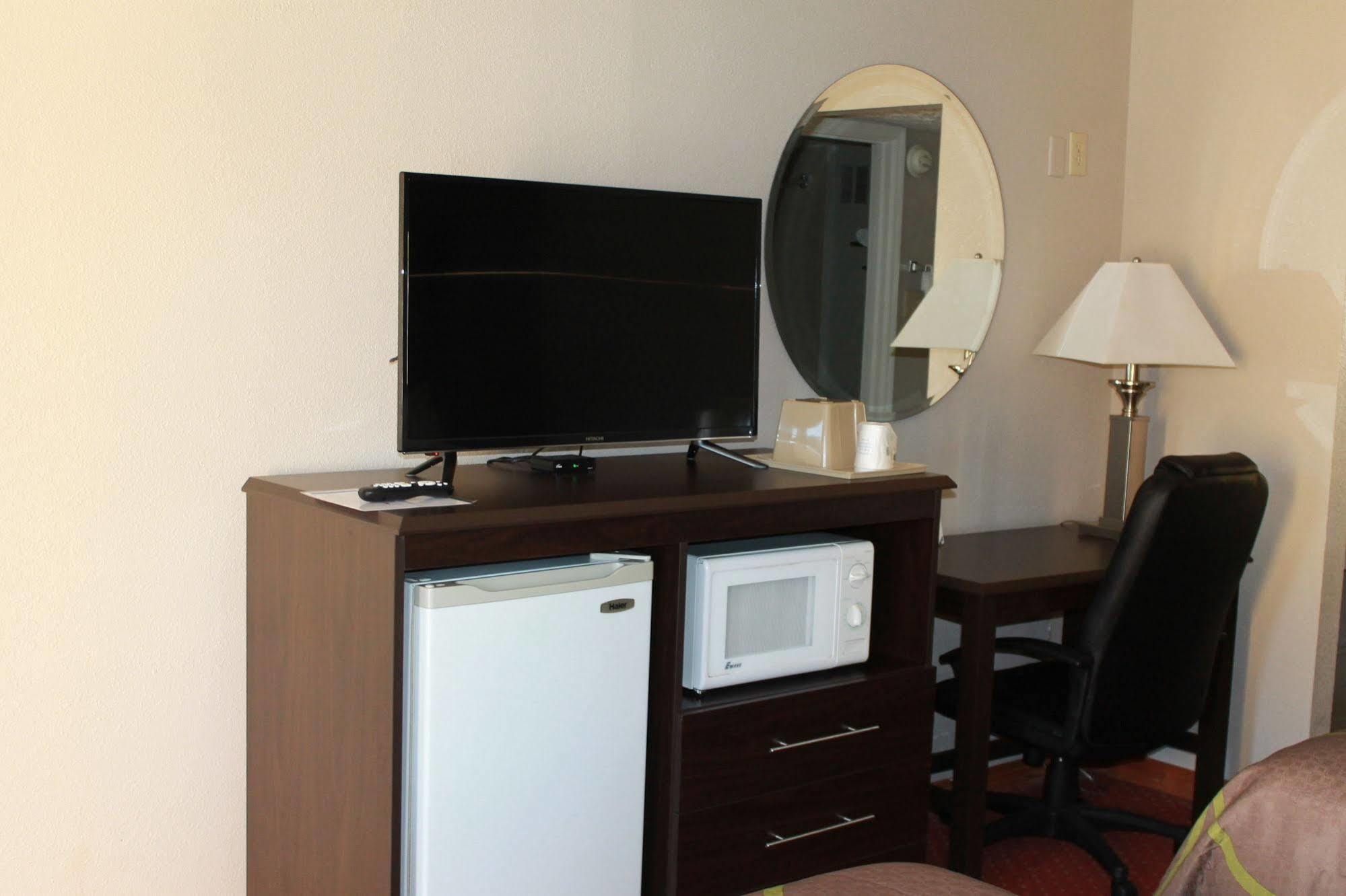 ซูเปอร์ 8 บาย วินด์แฮม โลคัส โกรฟ Motel โลคัสท์โกรฟ ภายนอก รูปภาพ