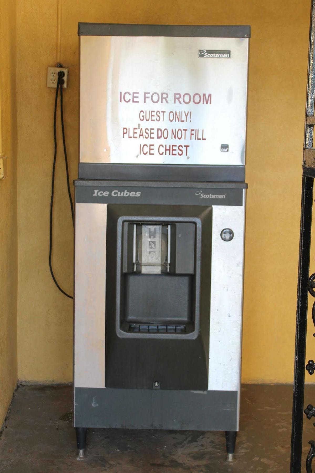ซูเปอร์ 8 บาย วินด์แฮม โลคัส โกรฟ Motel โลคัสท์โกรฟ ภายนอก รูปภาพ